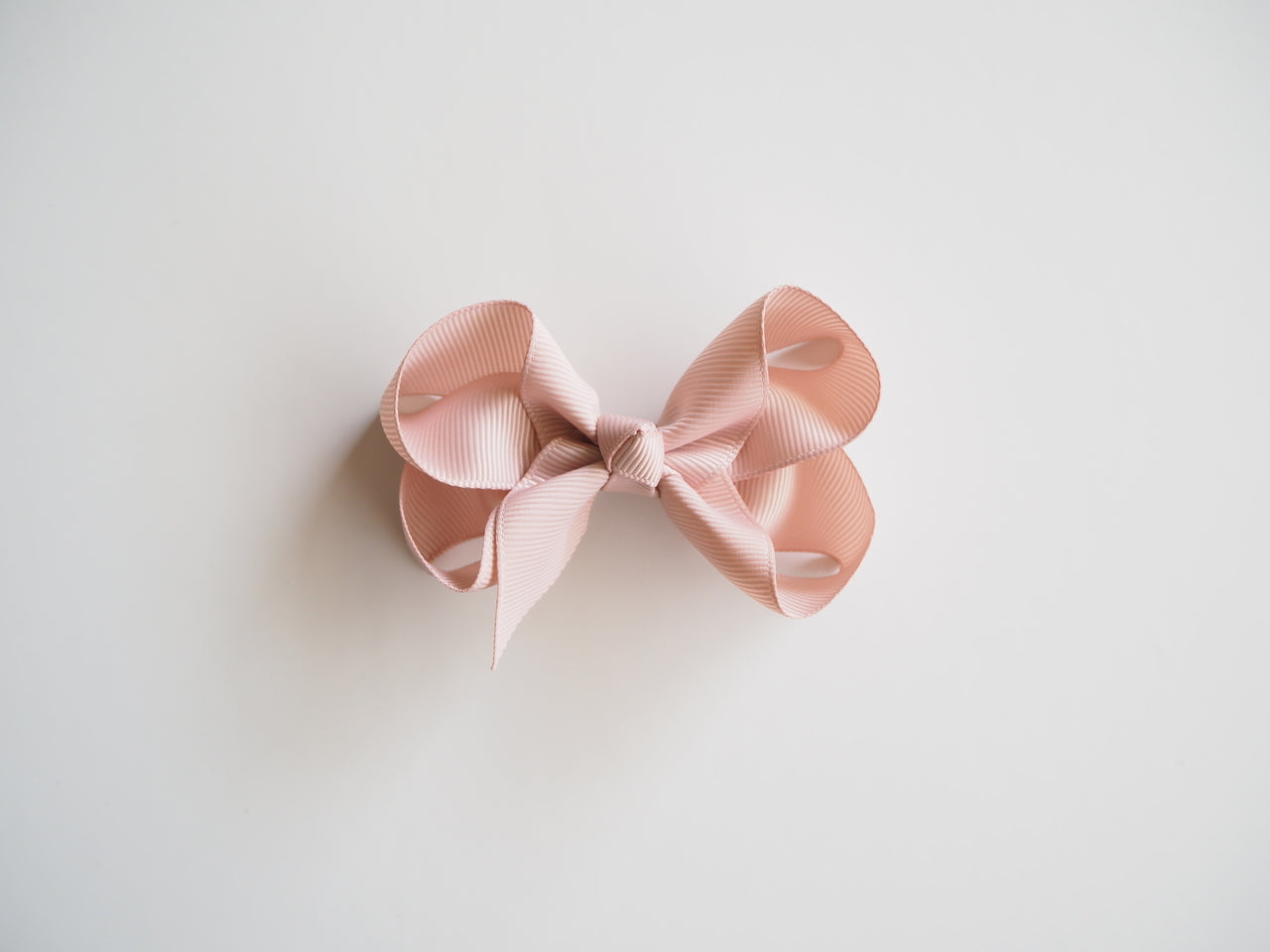 Medium Bow Clip - Nude