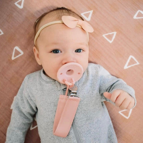 Ali+Oli Pacifier Set (Soft Pink & White)