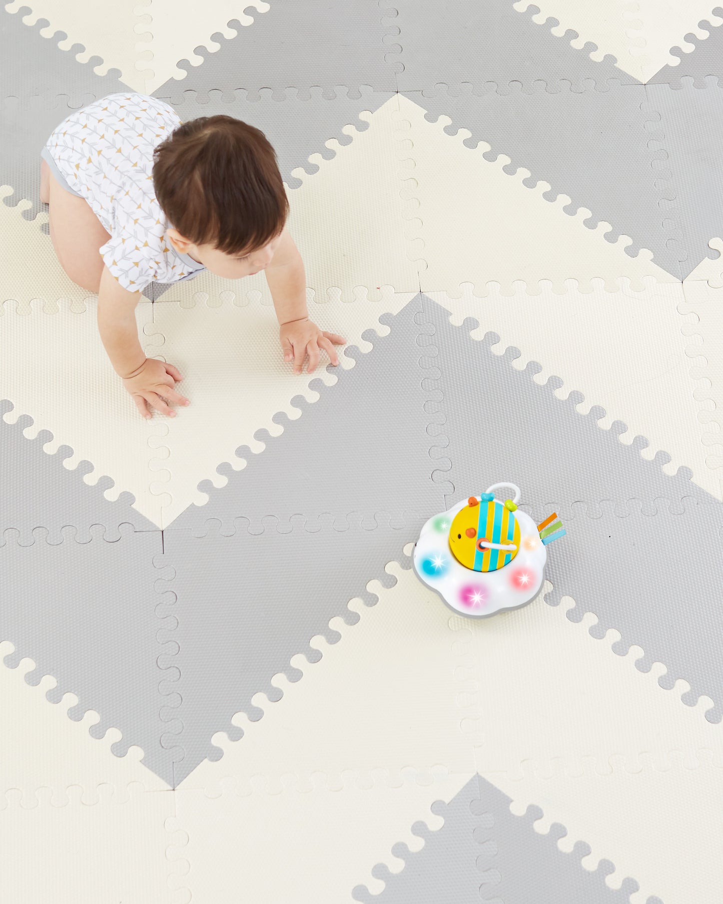 SkipHop Playspot Geo Floor Tiles - Grey & Cream